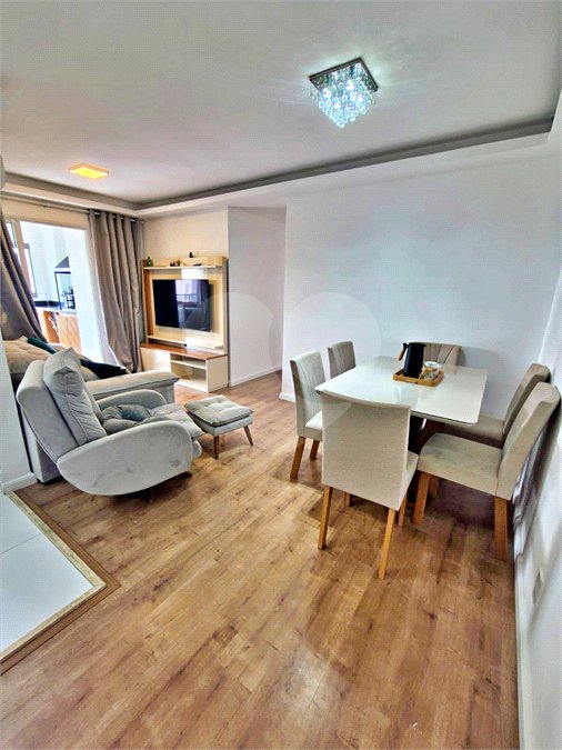 Apartamento à venda com 3 quartos, sendo 1 suíte,  em Jardim Caravelas, São Paulo, SP