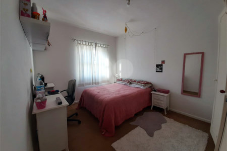 Sobrado à venda com 3 quartos, sendo 1 suíte, em Chácara Monte Alegre, São Paulo, SP