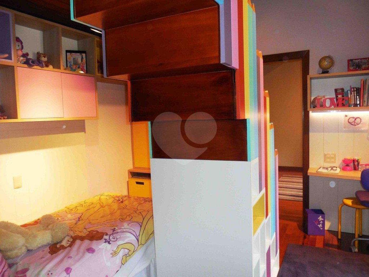 Casa à venda com 4 suítes no condomínio Vilaggio Monte Alegre, São Paulo - SP