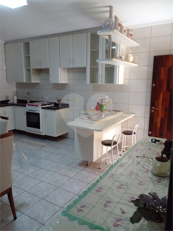 Sobrado à venda com 3 quartos, sendo 1 suíte,  em Vila América, Santo André, SP