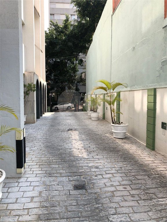 Apartamento à venda com 3 quartos, sendo 1 suíte, em Jardim Paulista, São Paulo, SP