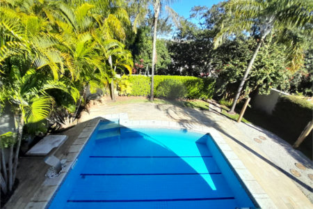 Casa à venda com 4 quartos, sendo 3 suítes, no condomínio Residencial Terras de Vinhedo, Vinhedo - SP