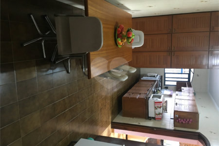 Casa à venda com 4 quartos, sendo 1 suíte, no Centro, Piracaia, SP