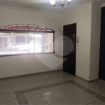 Casa com 180m², 3 dormitórios, 1 vaga, à venda na Vila Scarpelli em Santo André.