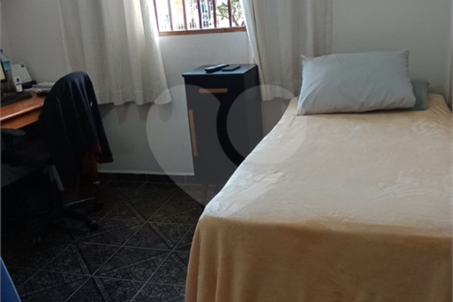 Sobrado à venda com 3 quartos, sendo 1 suíte,  em Jardim Guairaca, São Paulo, SP