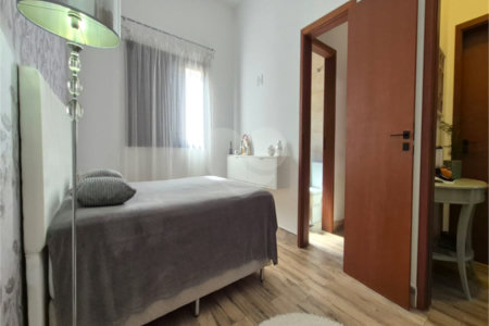 Casa à venda com 4 quartos, sendo 2 suítes,  no condomínio Riviera de Santa Cristina XIII, Paranapanema - SP
