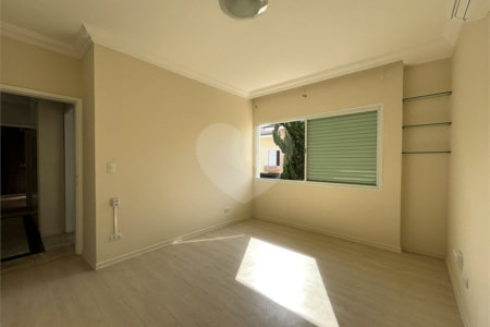 Casa para alugar com 4 quartos, sendo 2 suítes, no condomínio Porto Fino, São Paulo - SP