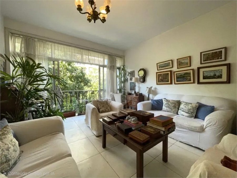 Apartamento à venda com 4 quartos, sendo 1 suíte, em Lagoa, Rio de Janeiro, RJ