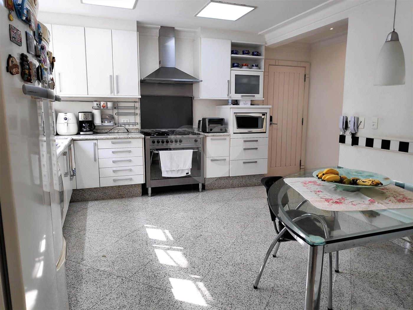 Casa à venda com 4 suítes no condomínio Residencial Jardim Itatinga, São Paulo - SP