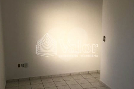 Casa Sobrado com piso cerâmico, com 3 dormitórios no Jardim Ricetti