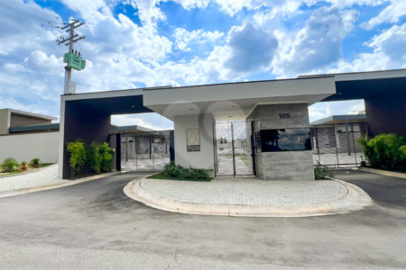 Casa à venda com 3 suítes em Vila Santista, Atibaia, SP