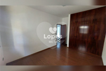 Casa à venda com 3 quartos, sendo 1 suíte, no condomínio Eldourado, São José dos Campos - SP