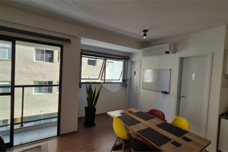 Sala Comercial moderna bem localizada .