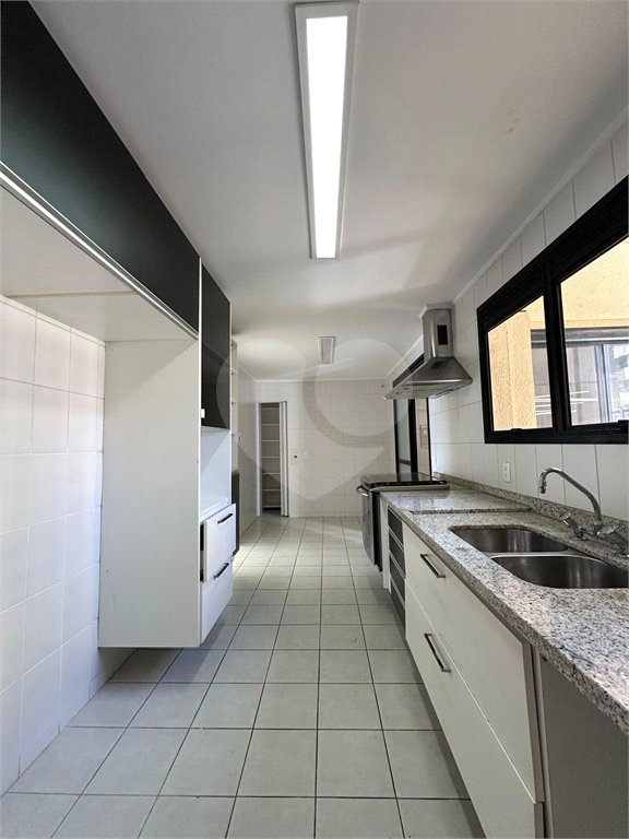 Apartamento à venda com 3 suítes em Vila Suzana, São Paulo, SP