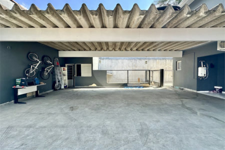 Casa à venda com 4 quartos, sendo 2 suítes,  no condomínio Granja Vianna II, Cotia - SP
