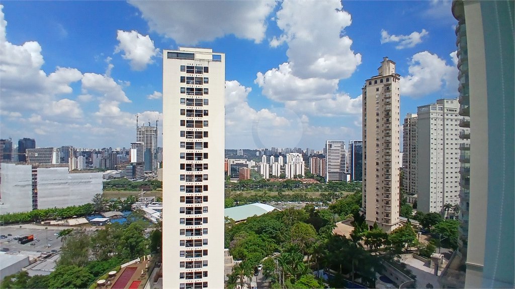 Apartamento à venda com 3 suítes em Jardim Fonte do Morumbi, São Paulo, SP