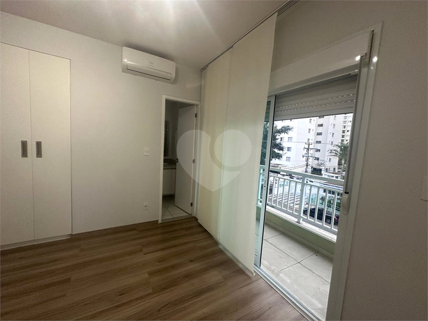 Apartamento decorado de 72 metros,01 suite,02 quartos,01 vaga na Vila Clementino.