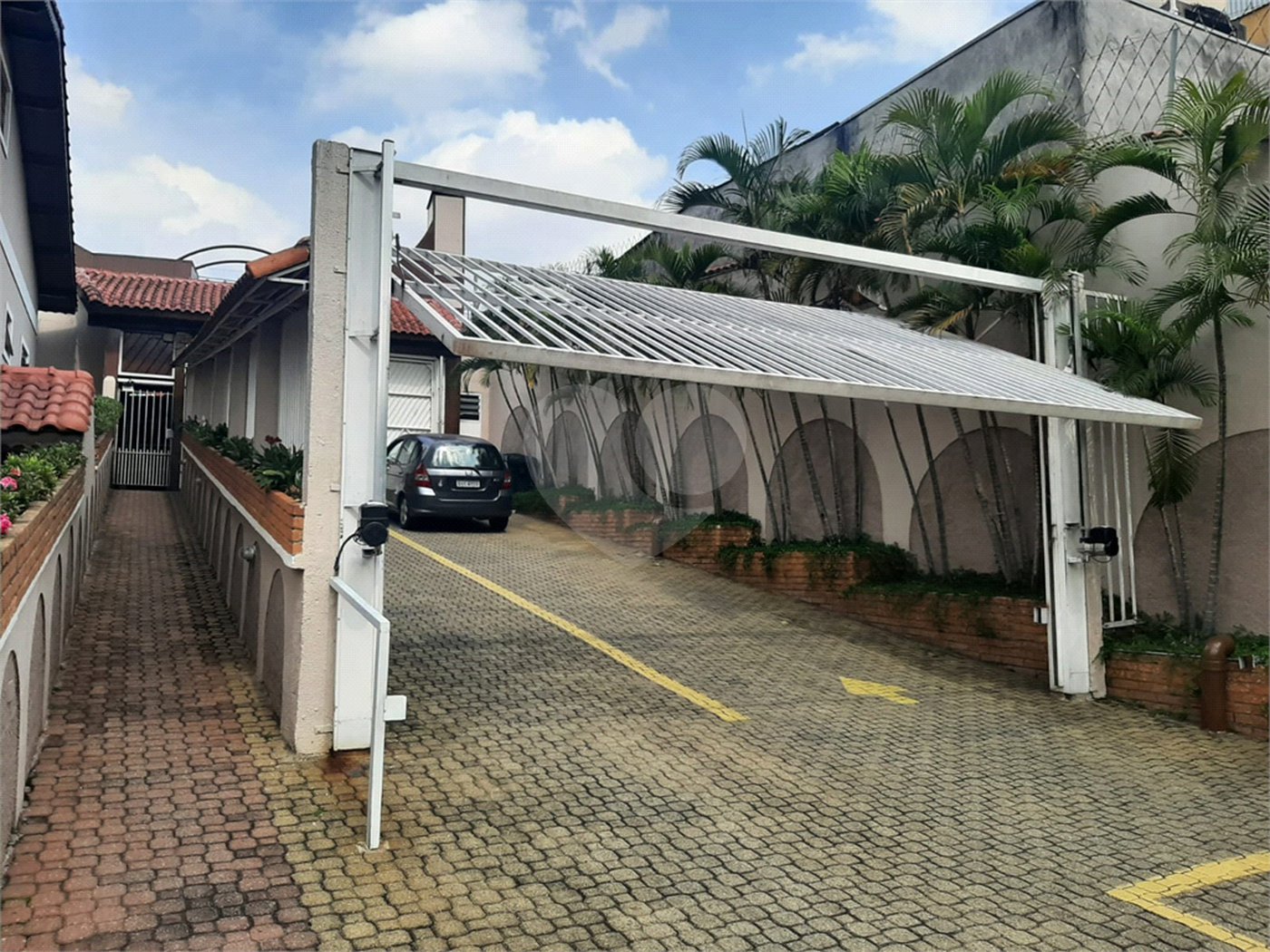 Casa à venda com 3 quartos, sendo 1 suíte, no condomínio Cantareira Park, São Paulo - SP