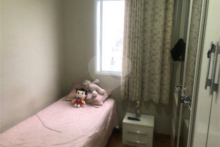 Apartamento à venda com 3 quartos, sendo 1 suíte,  em Jardim Amaralina, São Paulo, SP