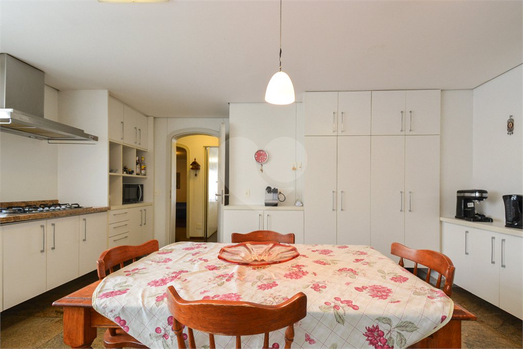 Apartamento à venda com 4 quartos, sendo 3 suítes,  em Jardim Paulista, São Paulo, SP