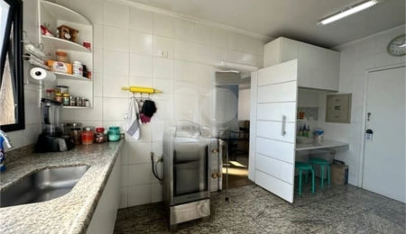 Apartamento para alugar com 3 quartos, sendo 1 suíte,  em Vila Andrade, São Paulo, SP
