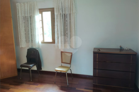 Sobrado à venda com 4 quartos, sendo 2 suítes, em Jardim Prudência, São Paulo, SP