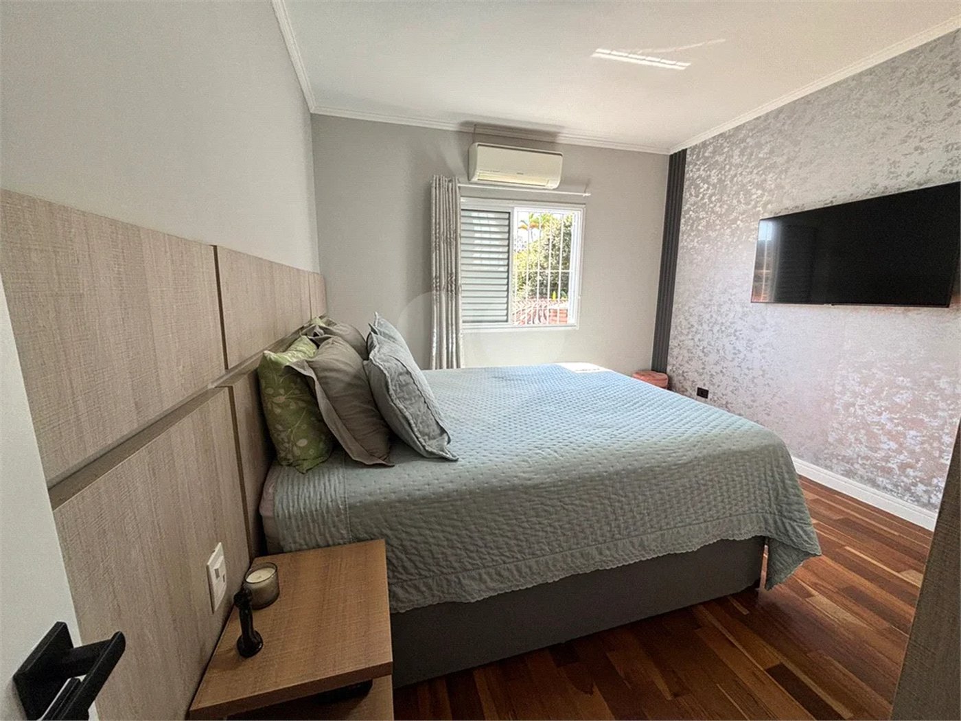 Casa à venda com 3 quartos, sendo 1 suíte, no condomínio Mira Estrela, São Paulo - SP