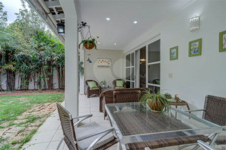 Casa à venda ou para alugar com 4 quartos, sendo 2 suítes, em Ibirapuera, São Paulo, SP