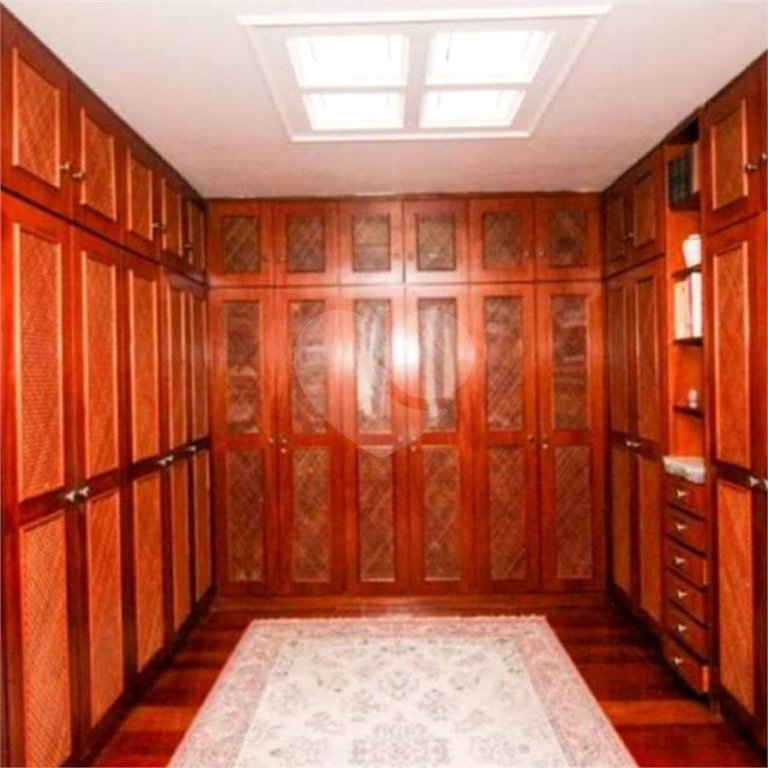 Casa Térrea à venda ou para alugar com 4 suítes em Jardim Floresta, São Paulo, SP