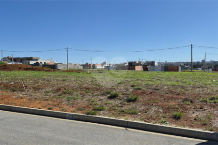 Terreno à venda em Loteamento Residencial Tivolli, Itapetininga, SP