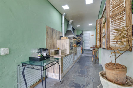Casa à venda com 5 quartos, sendo 3 suítes, em Santo Amaro, São Paulo, SP
