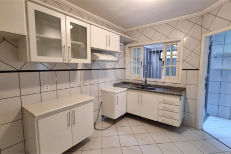 Casa à venda com 3 quartos, sendo 1 suíte,  no condomínio Residencial Villagio, São Paulo - SP