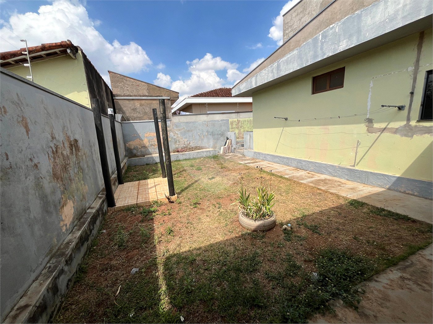 Casa a venda com 2 dormitórios na Vila São José