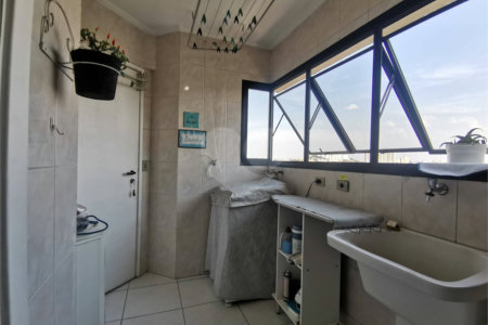 Apartamento à venda com 3 quartos, sendo 1 suíte, em Vila Andrade, São Paulo, SP