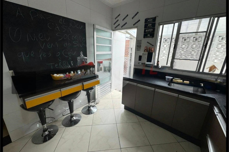 Sobrado à venda com 4 quartos, sendo 1 suíte, em Vila Gustavo, São Paulo, SP