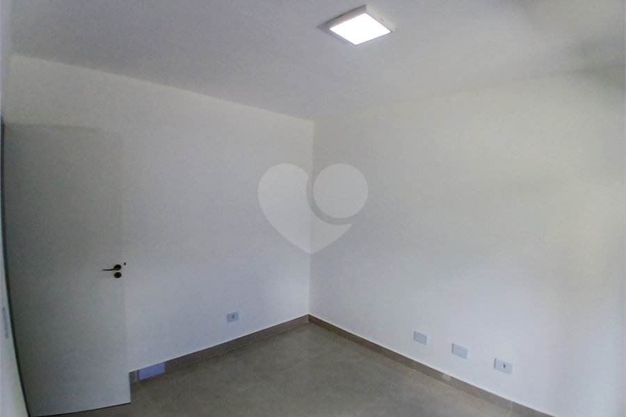 Casa à venda com 3 quartos, sendo 1 suíte,  no condomínio Res Saint Honoré, São Paulo - SP