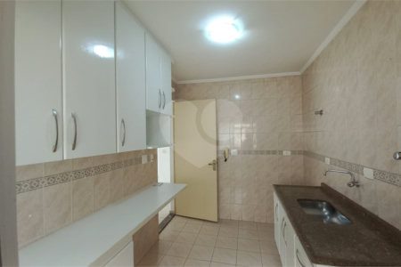 Apartamento à venda com 3 quartos em Jardim Londrina, São Paulo, SP