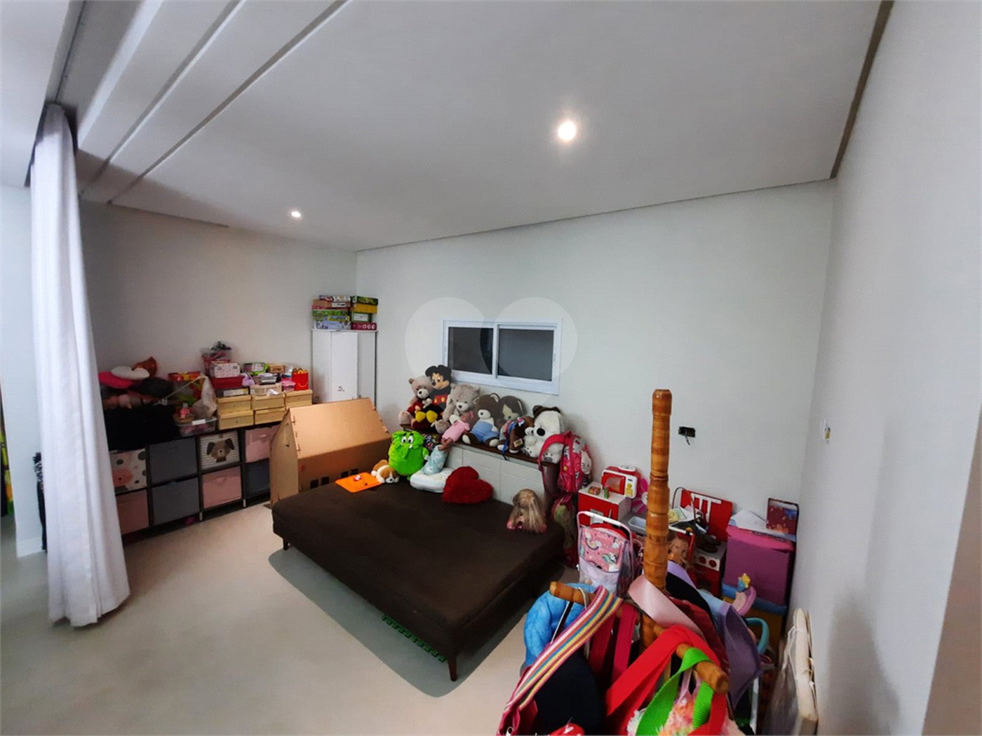 Casa à venda com 3 suítes no condomínio Ecovillagio, São Roque - SP