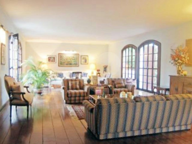 Casa à venda com 5 quartos, sendo 4 suítes,  em Alto da Boa Vista, São Paulo, SP