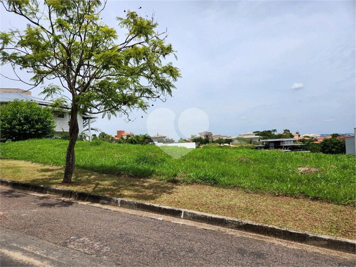 Terreno à venda no condomínio Jardim Primavera, Louveira - SP