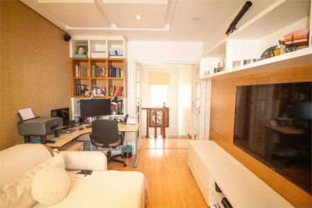 Casa à venda com 4 quartos, sendo 3 suítes, no condomínio Residencial Sans Souci, São Paulo - SP