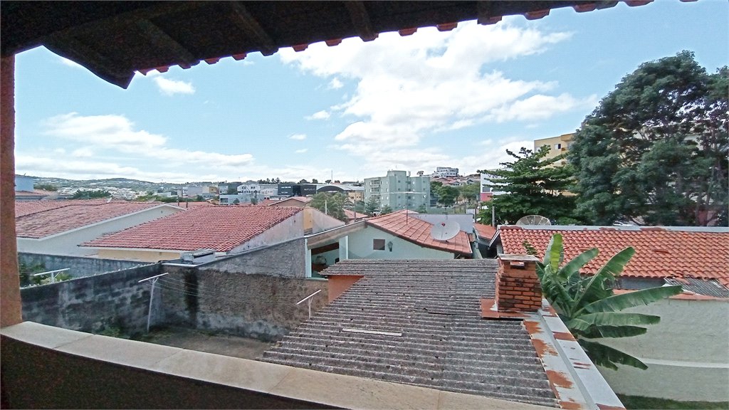 Casa à venda com 4 quartos, sendo 2 suítes,  em Nova Vinhedo, Vinhedo, SP