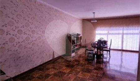 Casa à venda com 4 quartos, sendo 2 suítes,  em Vila São Geraldo, São Paulo, SP