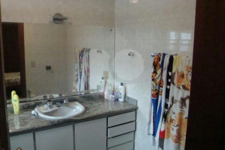 Sobrado à venda com 4 quartos, sendo 3 suítes,  em Água Fria, São Paulo, SP