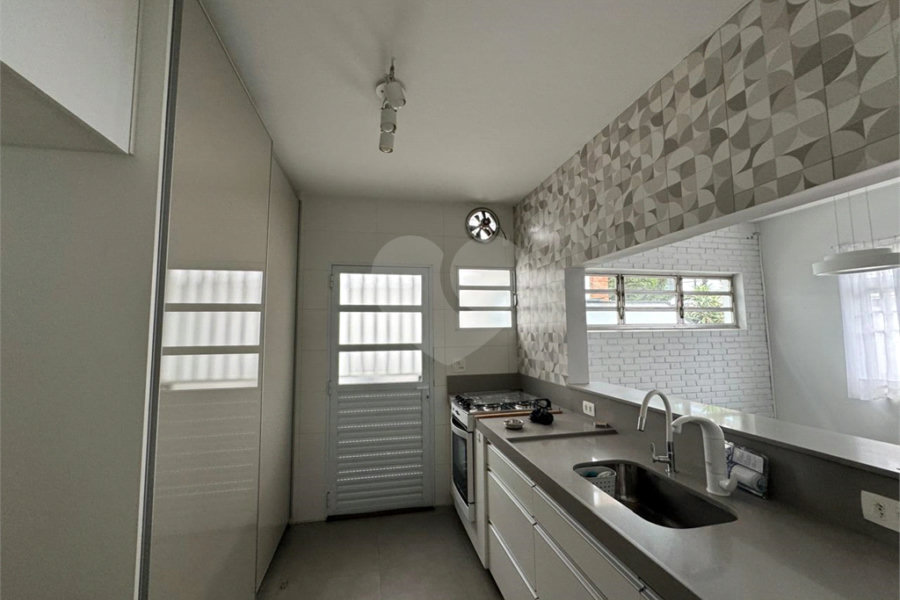 Casa Térrea à venda com 3 quartos, sendo 1 suíte, em Vila Madalena, São Paulo, SP