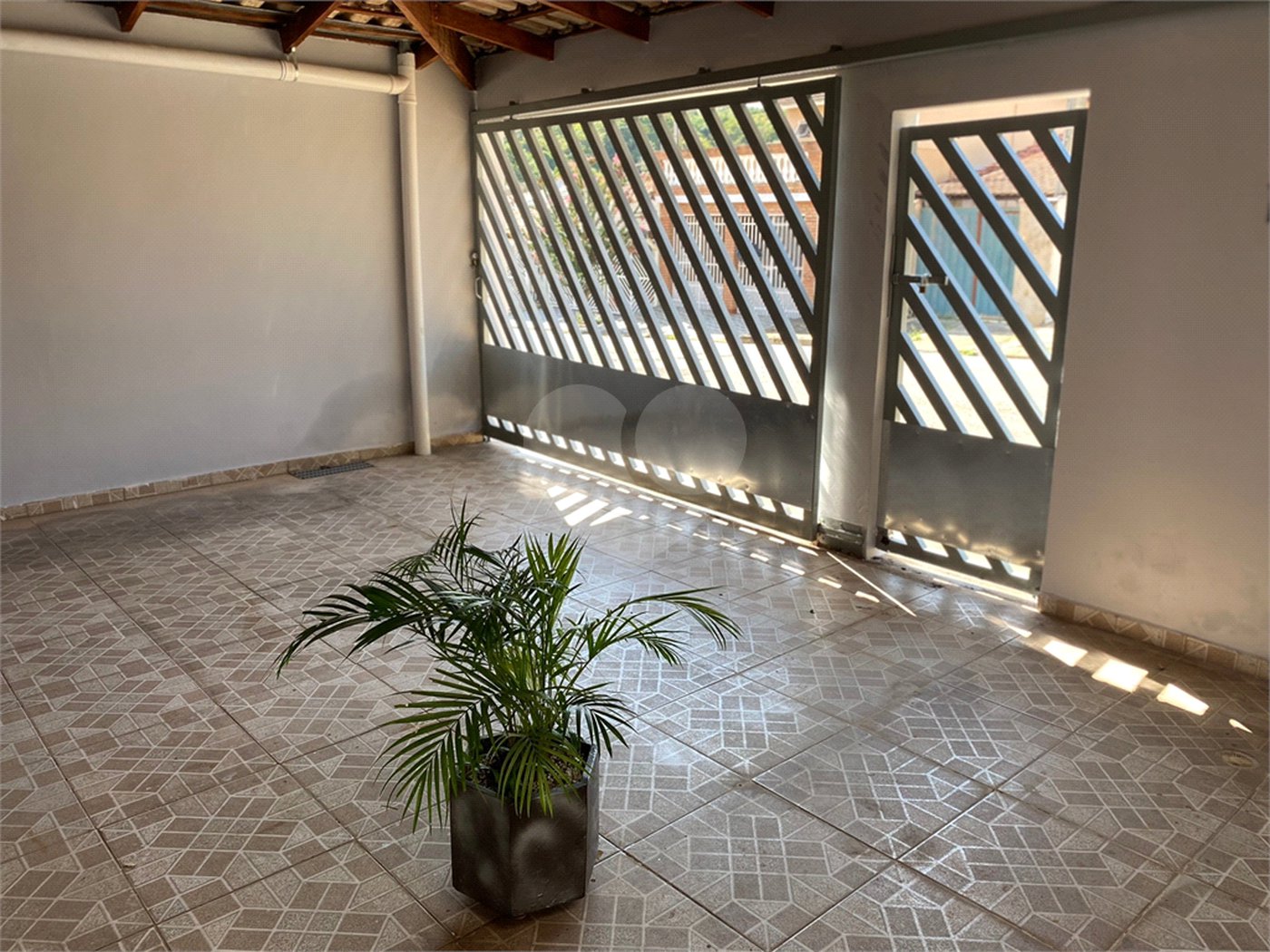 Casa à venda com 2 quartos, sendo 1 suíte, no Centro, Araçoiaba da Serra, SP
