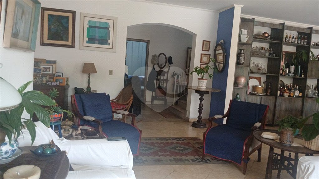 Sobrado à venda com 4 quartos, sendo 2 suítes, em Interlagos, São Paulo, SP