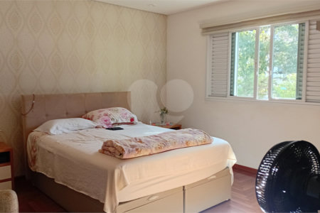 Sobrado à venda com 4 quartos, sendo 2 suítes,  em Vila Gilda, Santo André, SP