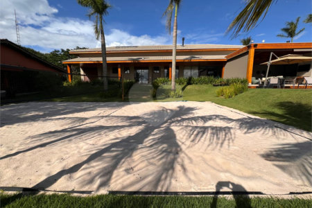 Casa à venda com 6 suítes no condomínio Vila Pinhal, Itirapina - SP