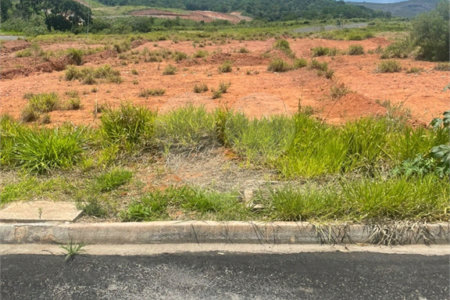 Terreno à venda no condomínio Portal Lamis, Bom Jesus dos Perdões - SP